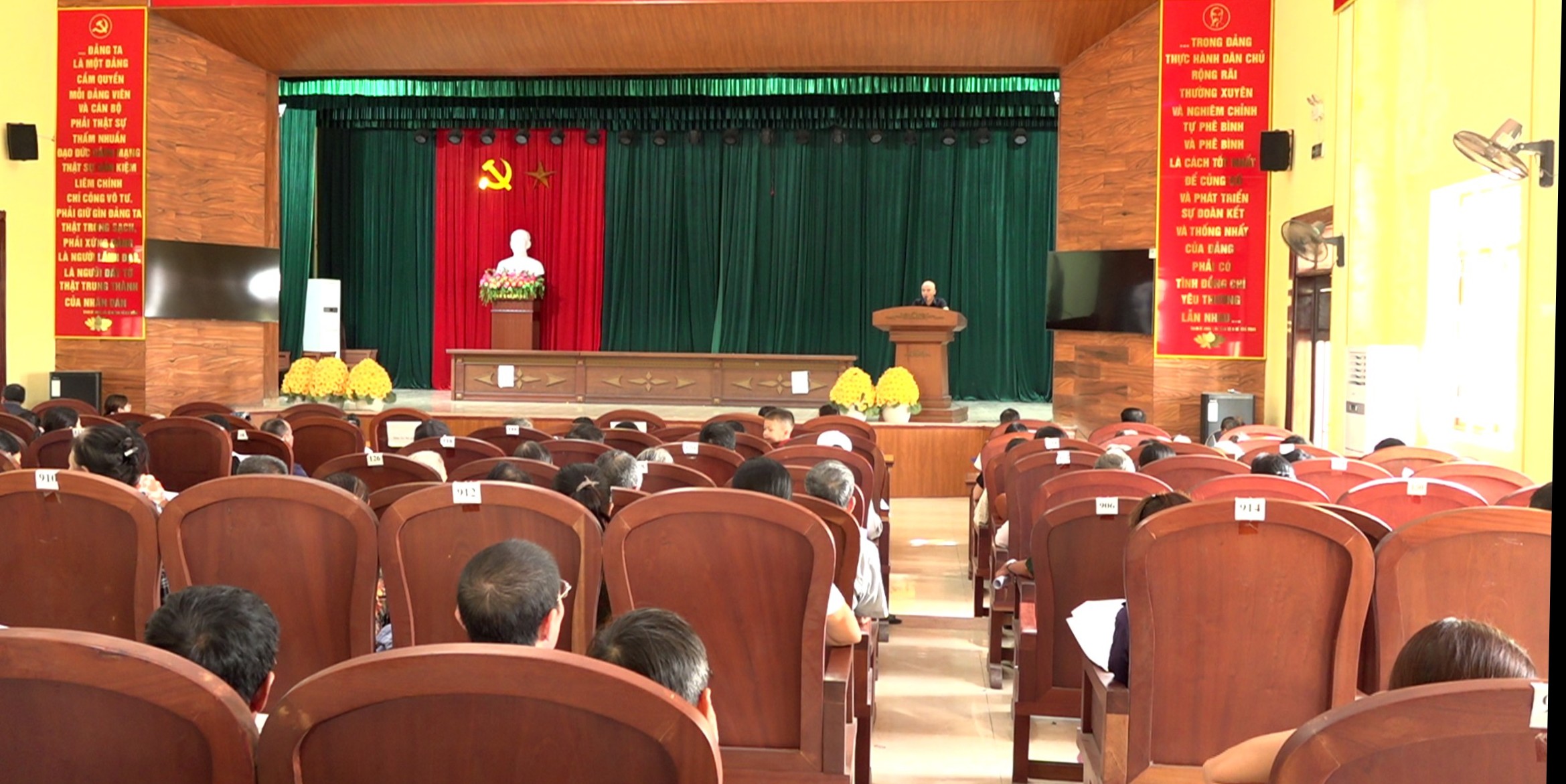 Ủy ban nhân dân xã Nguyễn Trãi tổ chức hội nghị họp với người dân có đất thu hồi để triển khai dự án Cụm công nghiệp Văn Nhuệ