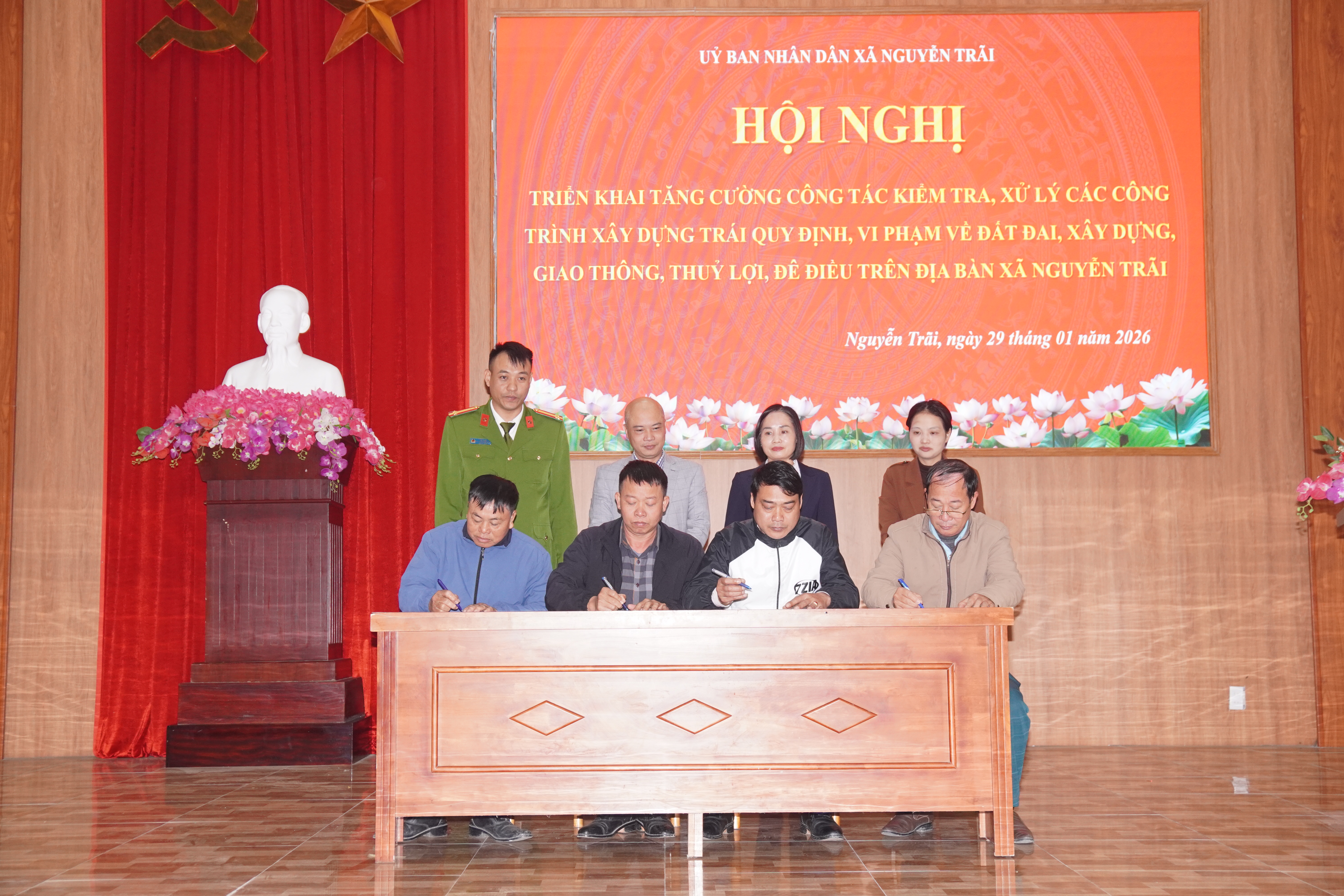 UBND xã Nguyễn Trãi tổ chức hội nghị triển khai tăng cường công tác kiểm tra, xử lý các công trình xây dựng trái quy định, vi phạm về đất đai, xây dựng, giao thông, thủy lợi, đê điều trên địa bàn xã Nguyễn Trãi
