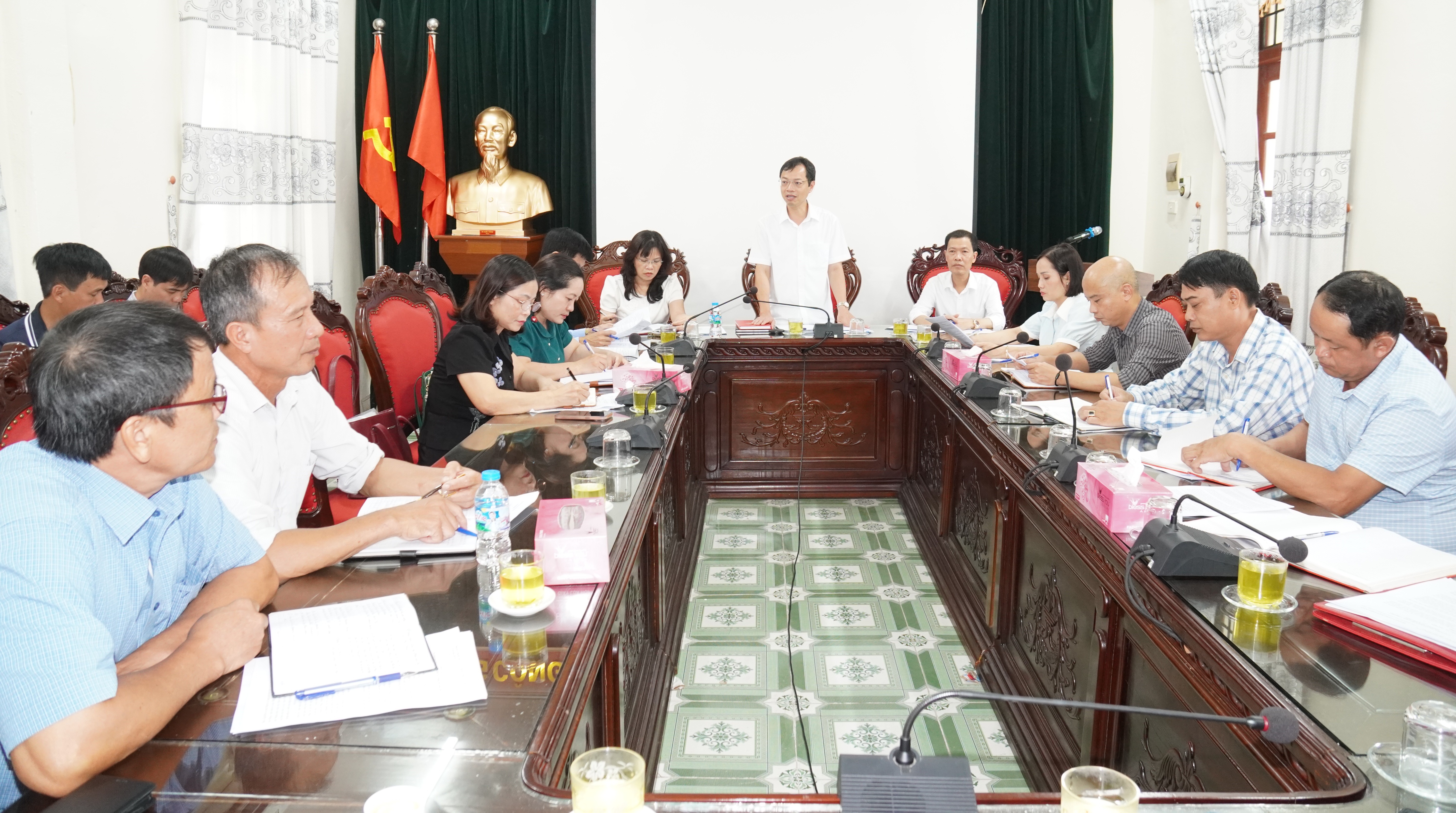 Đảng ủy xã Nguyễn Trãi tổ chức hội nghị giao giữa Thường trực Đảng ủy với các đồng chí Bí thư Chi bộ các thôn