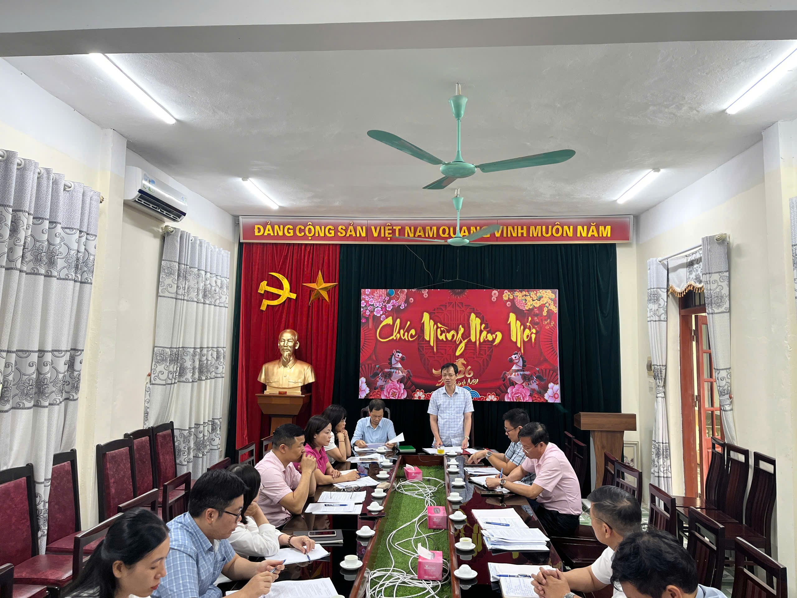 UBND XÃ NGUYỄN TRÃI TỔ CHỨC HỘI NGHỊ CÔNG BỐ QUYẾT ĐỊNH THÀNH LẬP BAN ĐẠI DIỆN HỘI ĐỒNG QUẢN TRỊ NHCSXH XÃ NGUYỄN TRÃI
