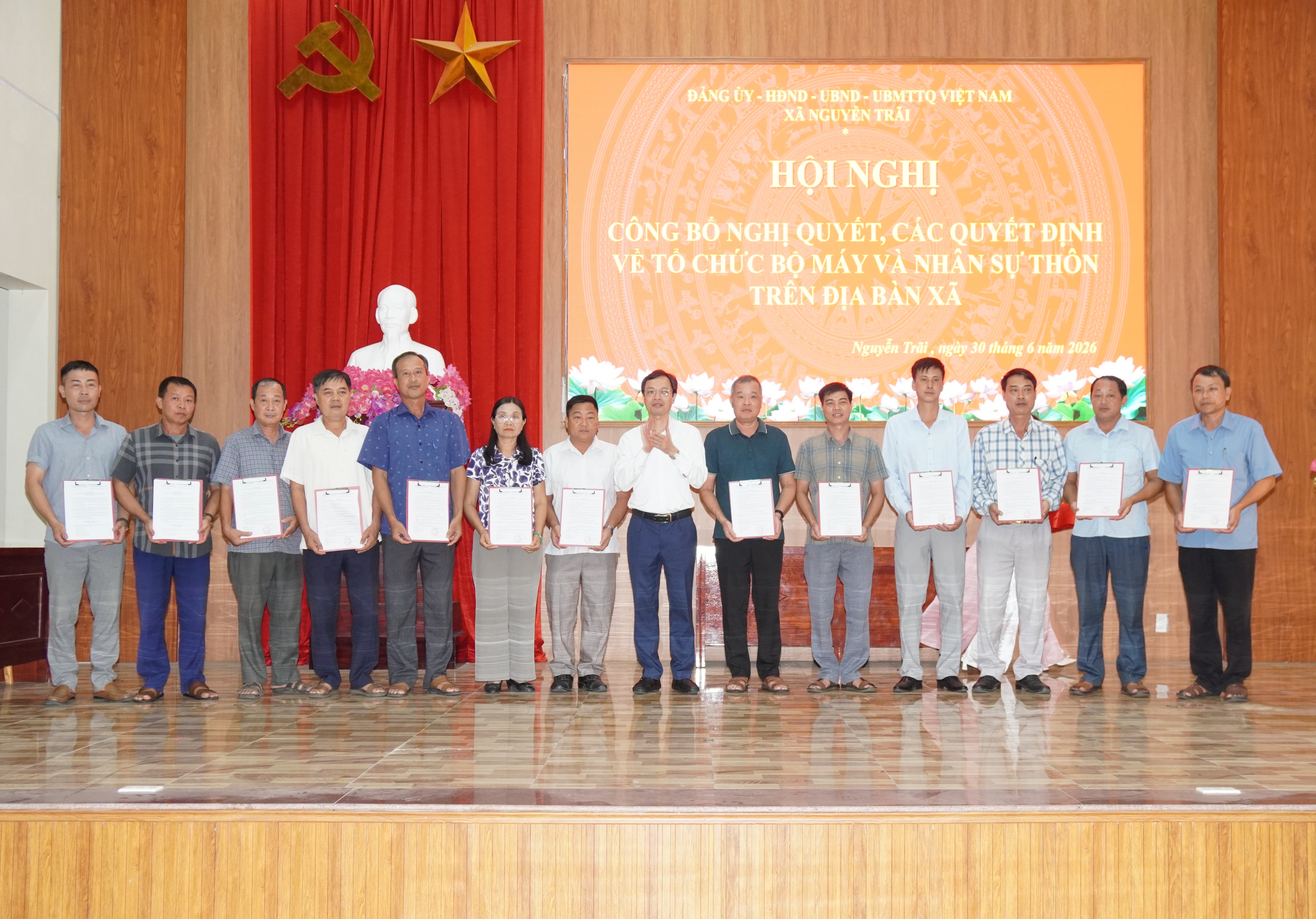 Xã Nguyễn Trãi tổ chức hội nghị công bố các Nghị quyết, các Quyết định về tổ chức bộ máy và nhân sự ở thôn sau sắp xếp