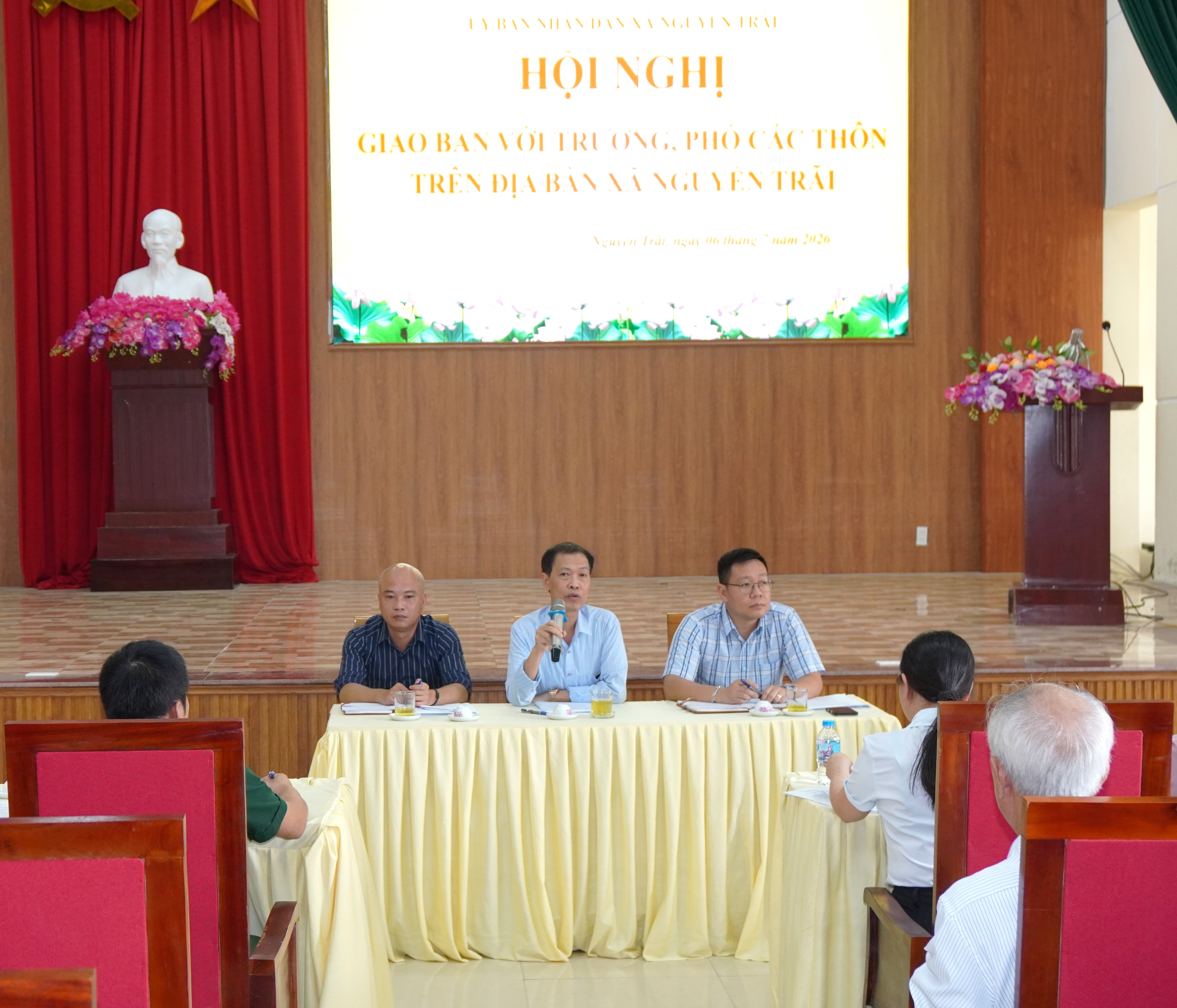 Ủy ban nhân dân xã Nguyễn Trãi tổ chức hội nghị giao ban với Trưởng, Phó các thôn trên địa bàn