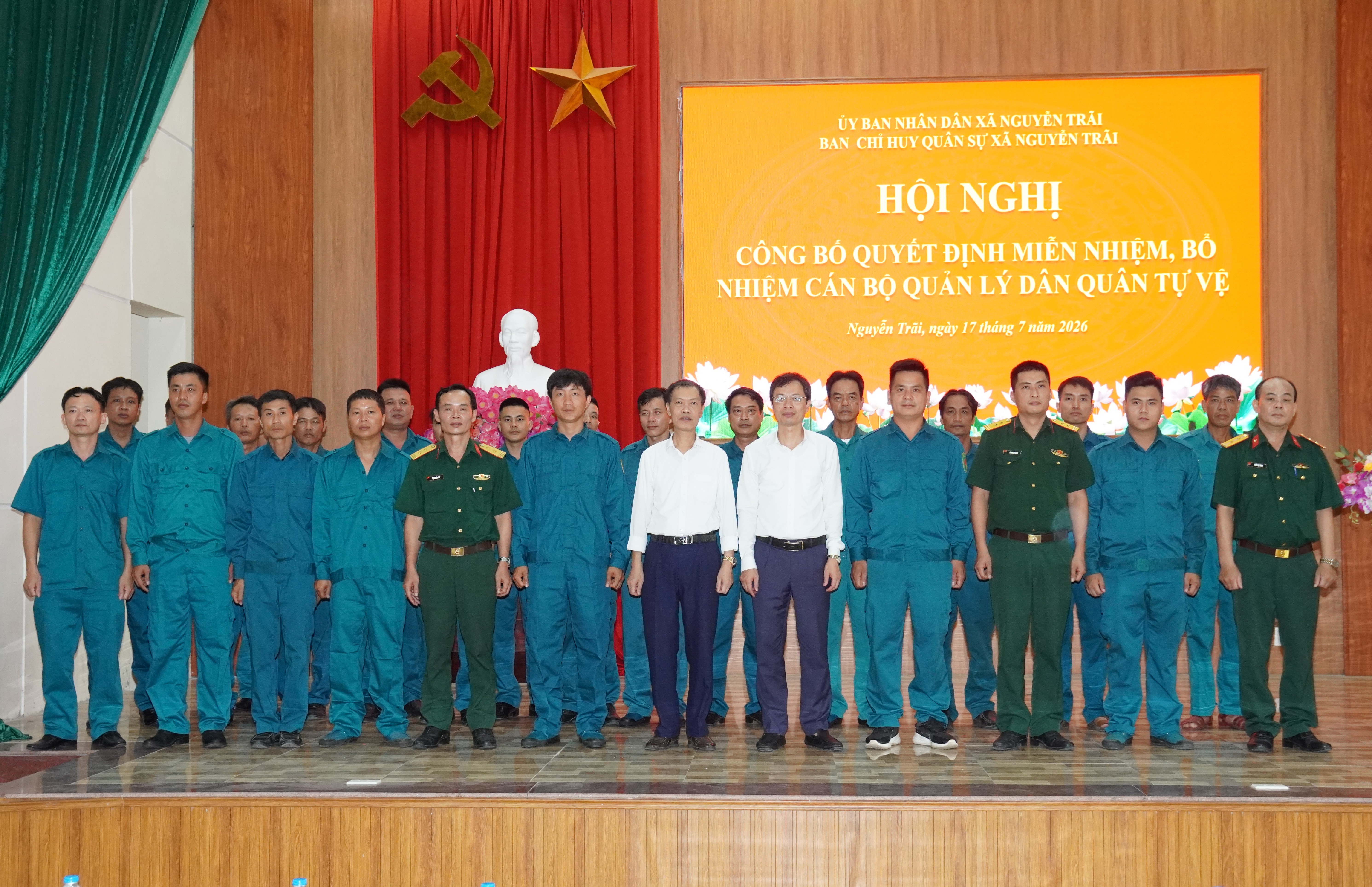 Ban CHQS xã Nguyễn Trãi công bố quyết định miễn nhiệm, bổ nhiệm cán bộ quản lý dân quân tự vệ