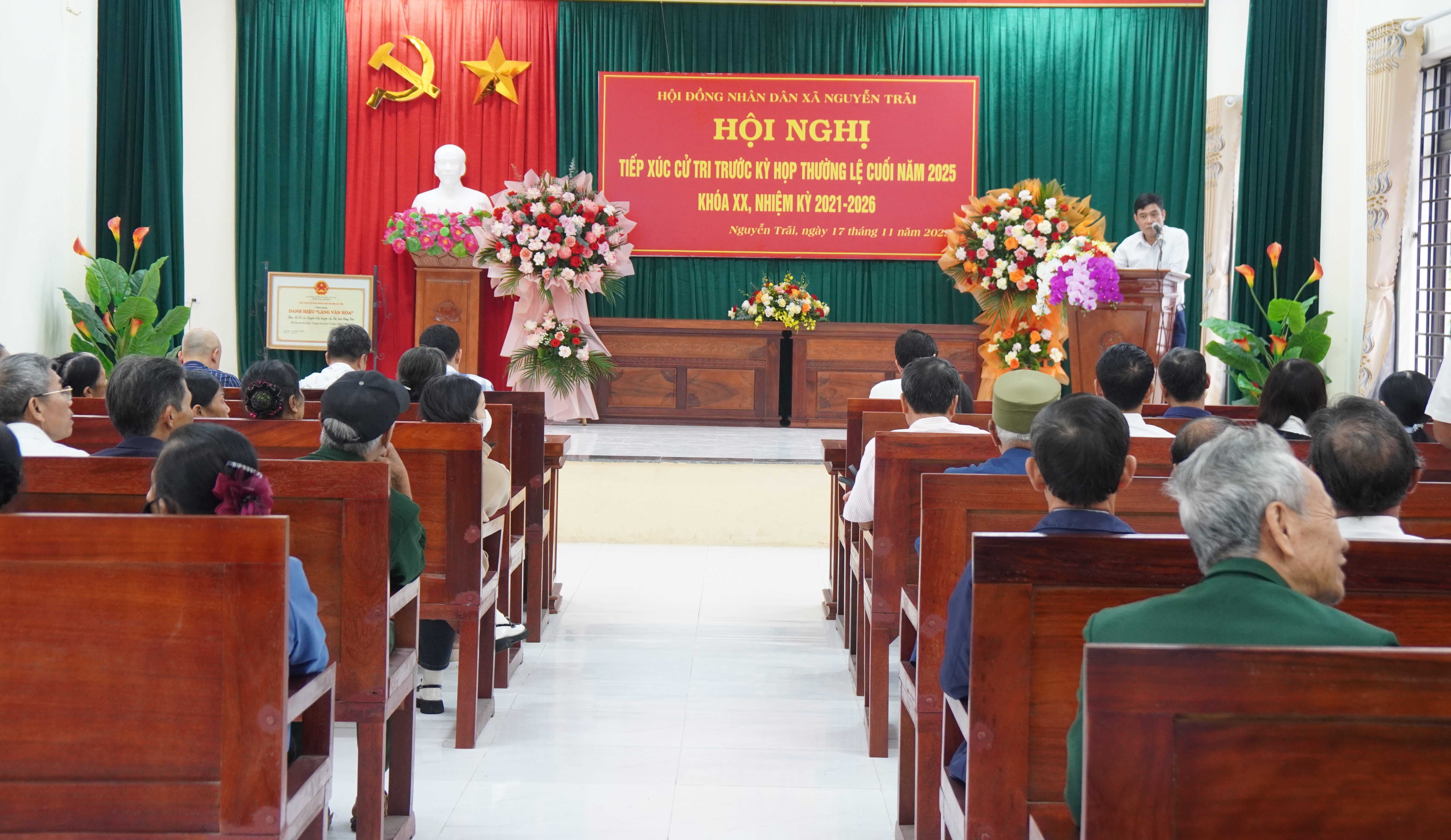 Đại biểu HĐND xã khóa XX nhiệm kỳ 2021-2026 tiếp xúc cử tri trước kỳ họp thường lệ cuối năm 2025