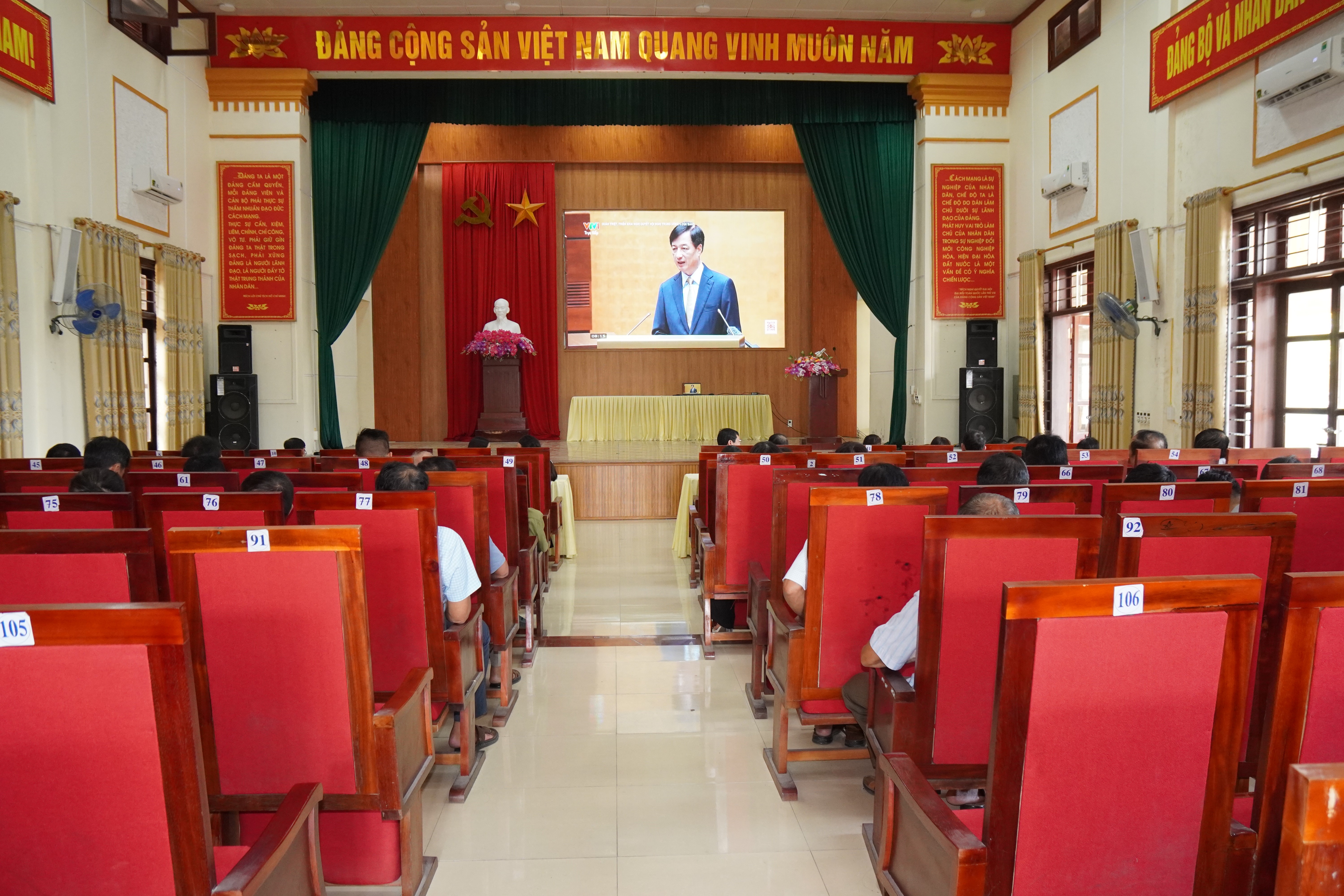 Hội nghị toàn quốc nghiên cứu, học tập, quán triệt và triển khai thực hiện Nghị quyết Hội nghị lần thứ tư Ban Chấp hành Trung ương Đảng khóa XIV